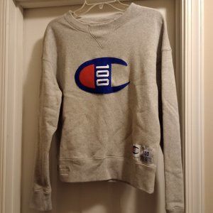 Champion sweatshirt + free champion tshirt
